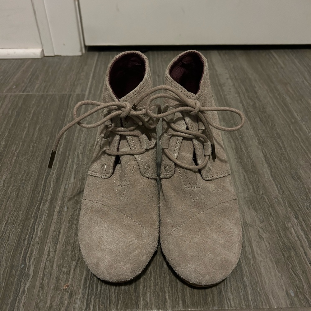Toms lace up wedge booties - size 7.5